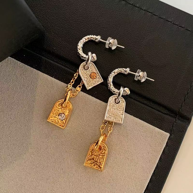 Fashion retro earrings