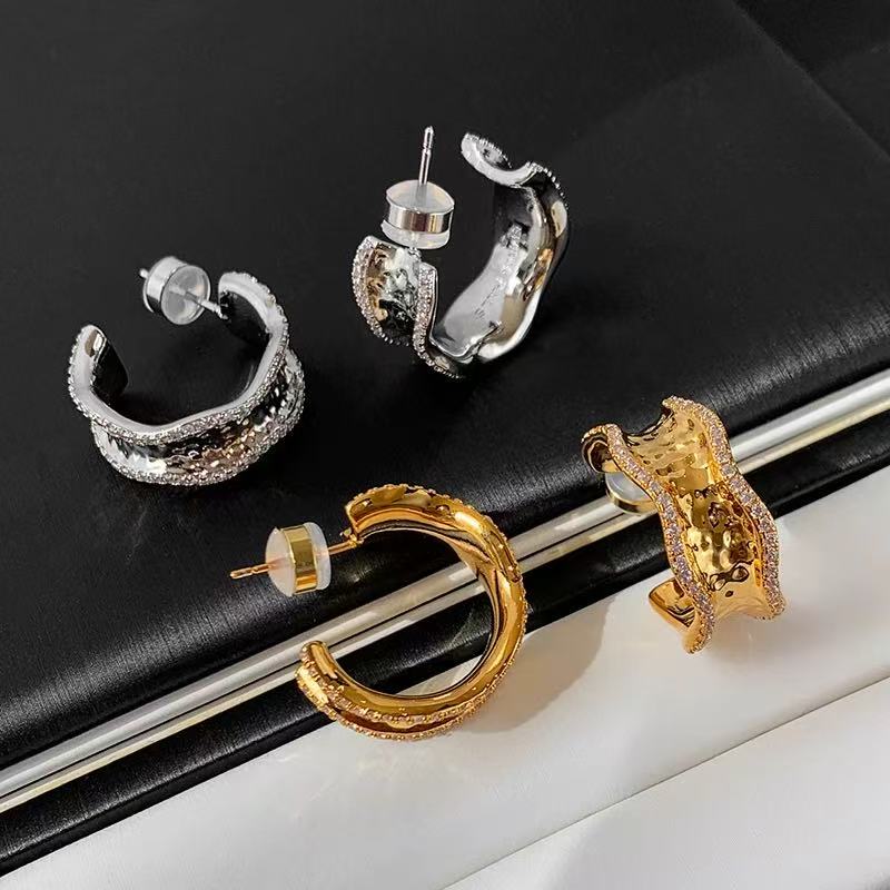 Water-ripped metal high-end earrings
