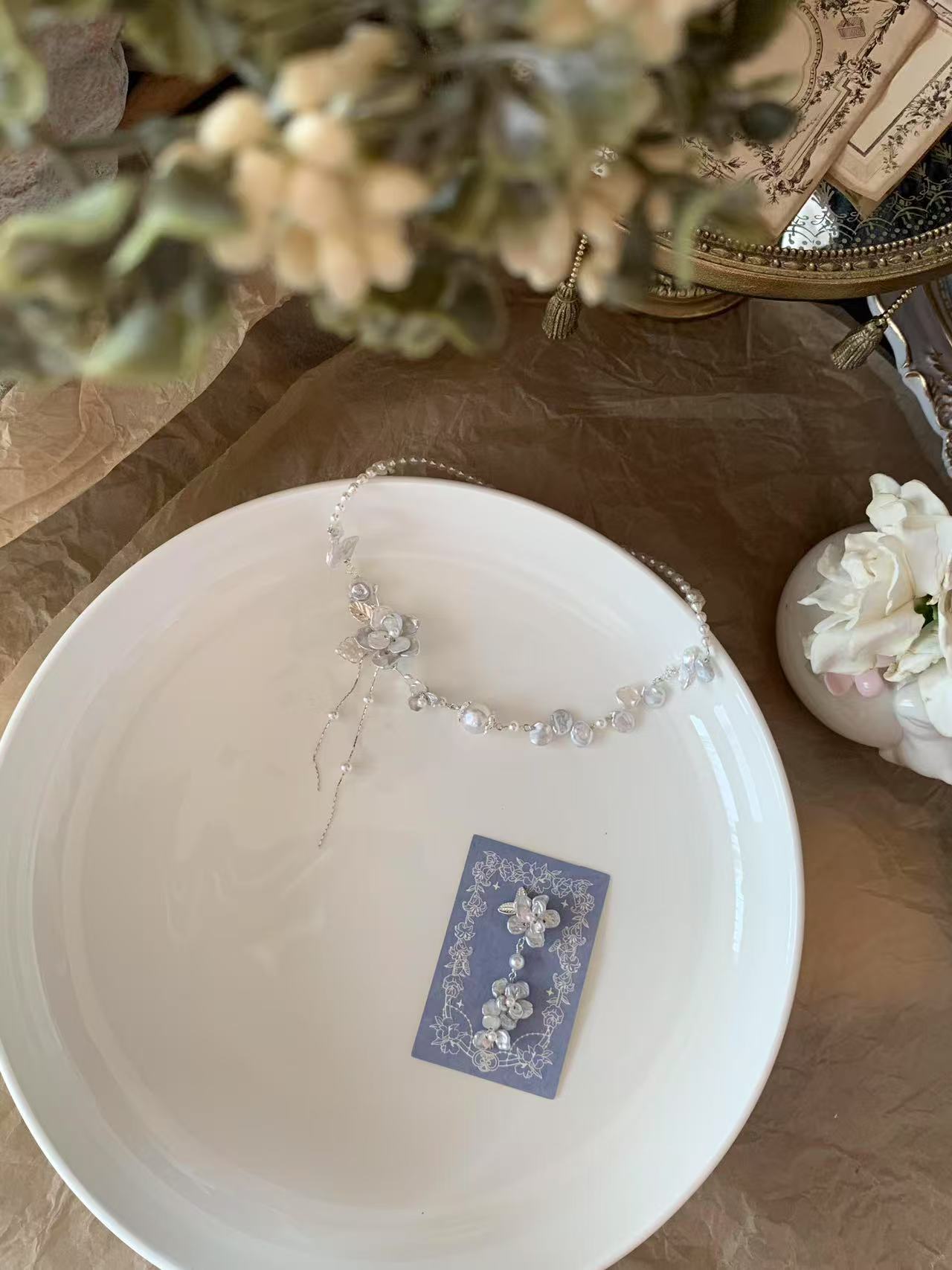 Handmade flower pearl necklace