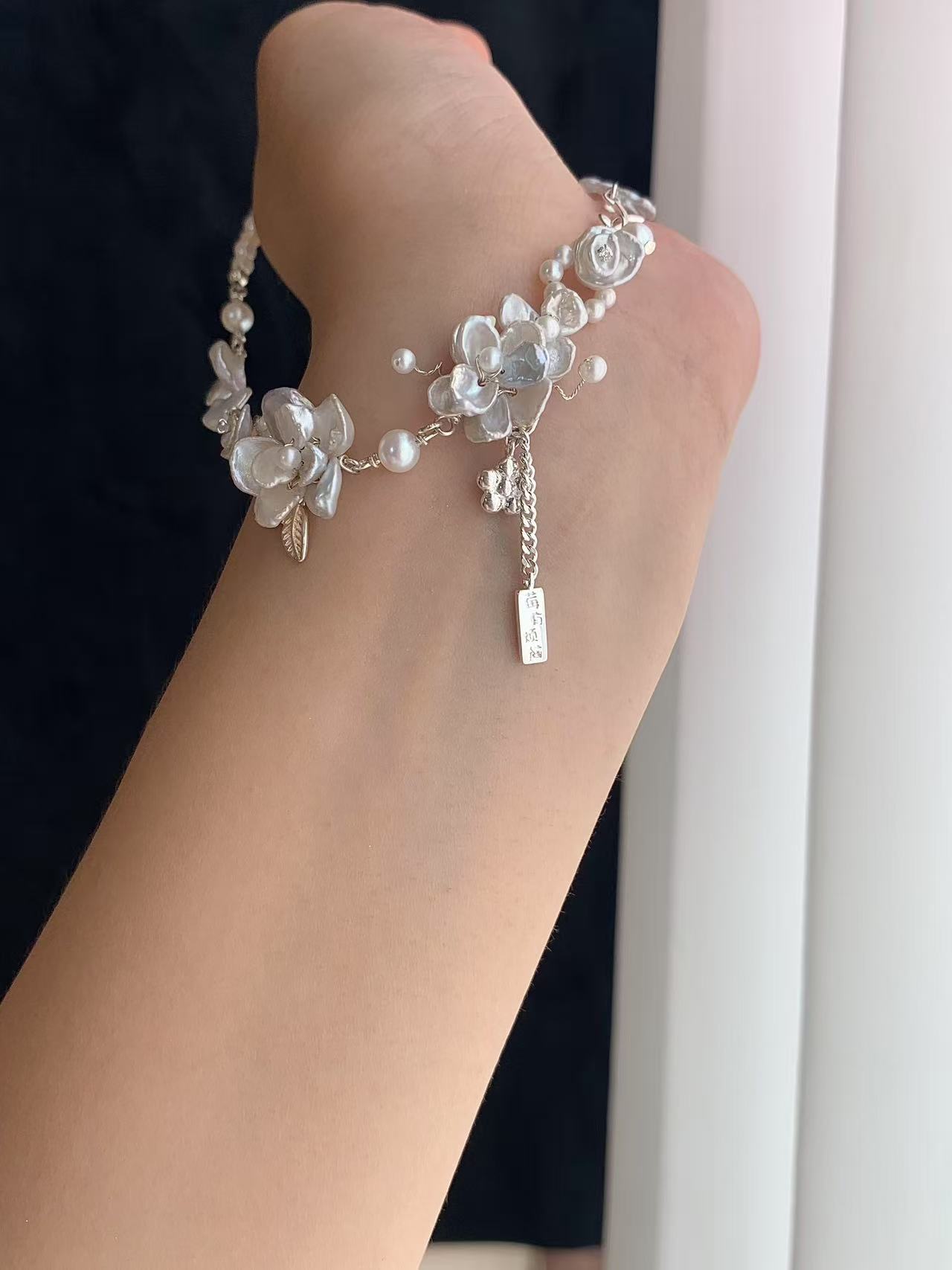Handmade flower pearl necklace
