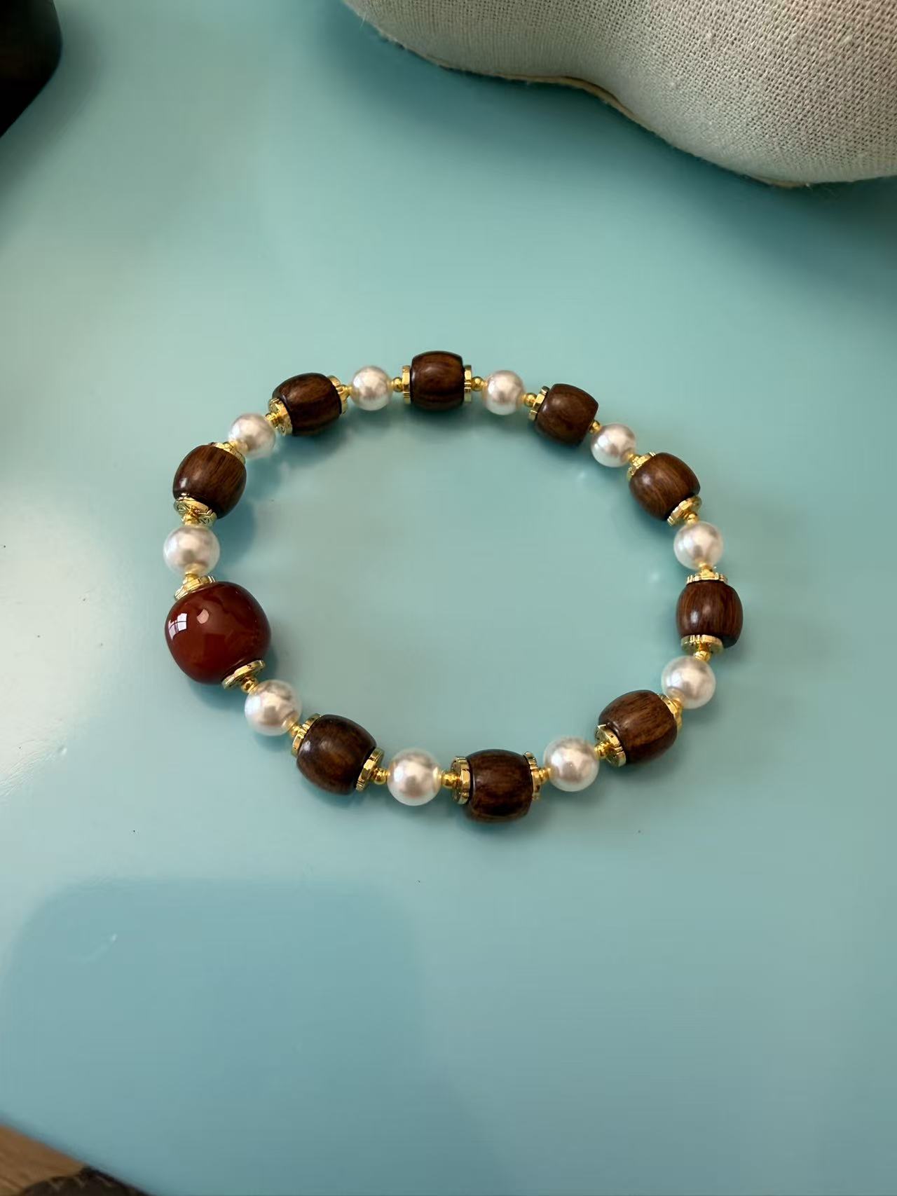 New Chinese Style Sandalwood & Red Agate Pearl Stretch Bracelet, Boho Vintage Jewelry for Women  B5