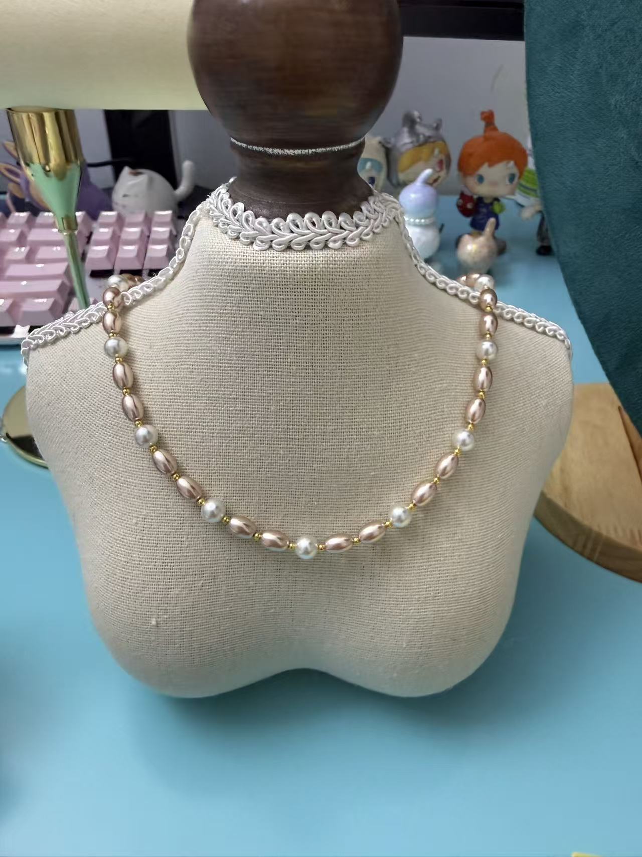Alternating Pink & White Rice Pearl Necklace, Dainty Gold Spacer Choker for Women N79