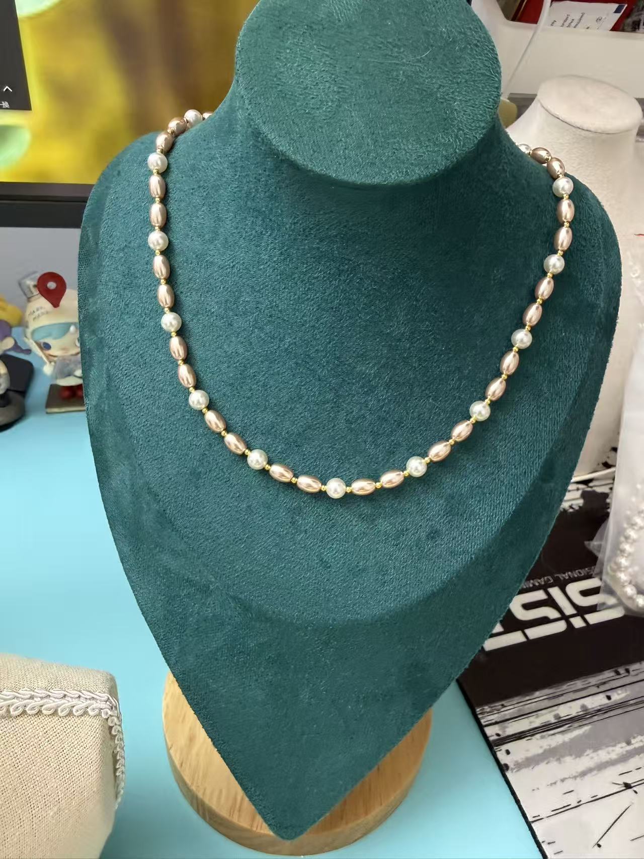 Alternating Pink & White Rice Pearl Necklace, Dainty Gold Spacer Choker for Women N79