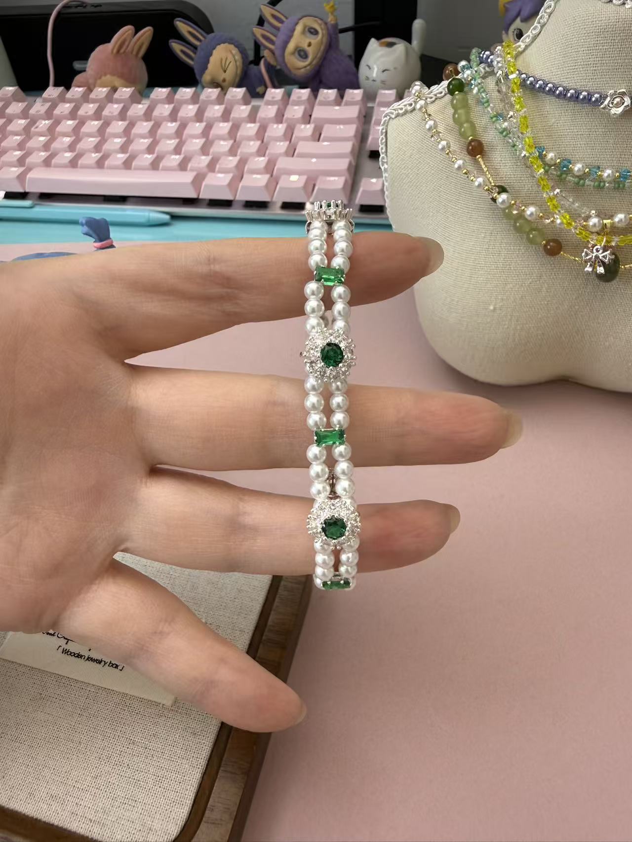 Luxurious Emerald and Double Pearl Bracelet, Silver Plated Vintage Women's Jewelry B306