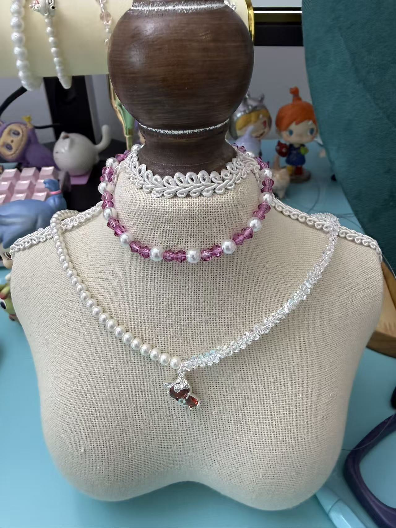 Faceted Pink Purple Crystal & White Pearl Beaded Stretch Bracelet B291