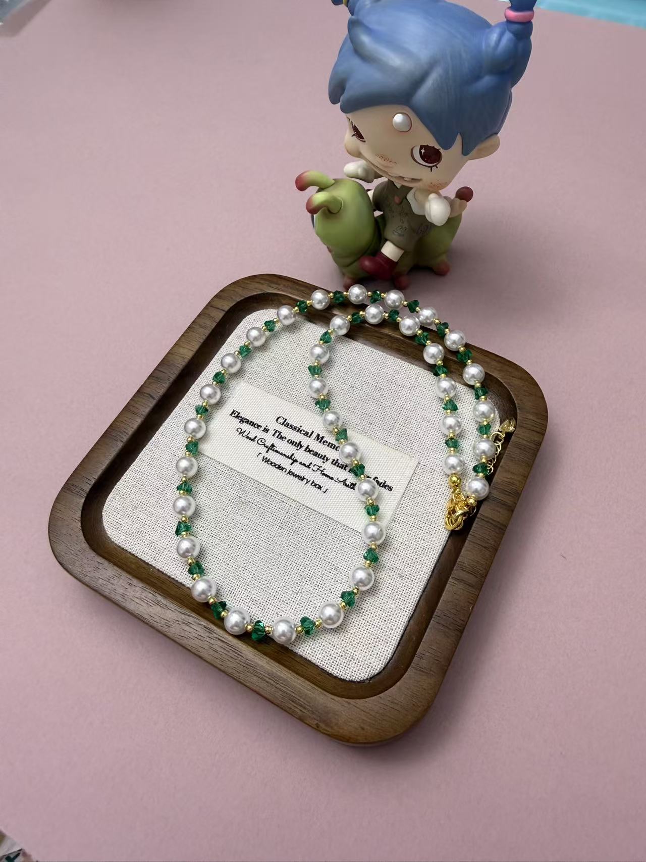 Emerald Green Crystal & Imitation Pearl Choker Necklace, Gold Plated Spacer Beads, Vintage Elegant Jewelry N81