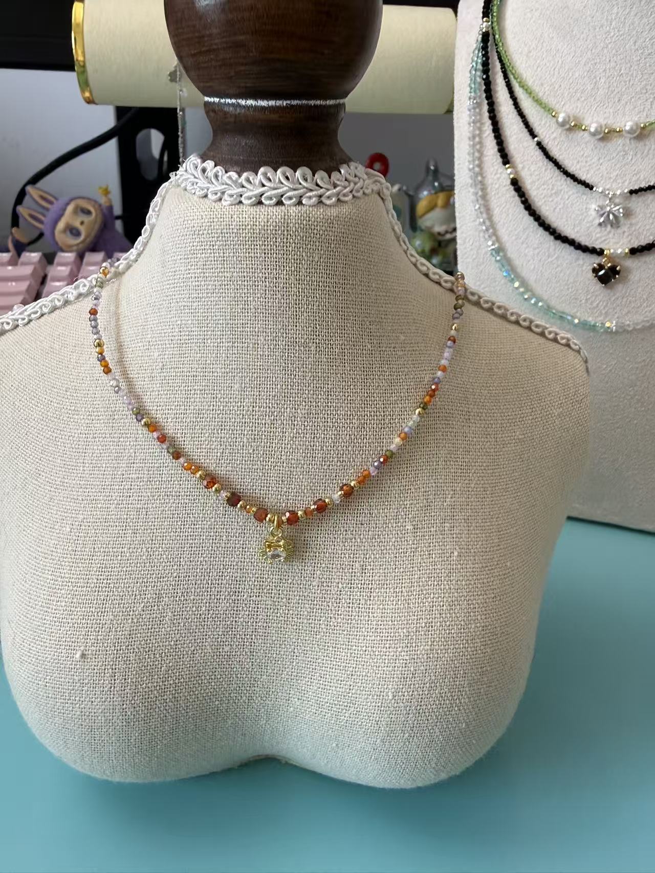 Boho Colorful Beaded Choker Necklace with Gold Crystal Cat Pendant, Adjustable Retro Warm Tone Jewelry N04