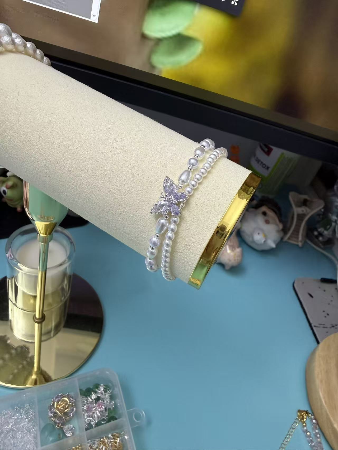 Double Layer Imitation Pearl Bracelet with Purple Crystal Butterfly Charm, Dainty Stackable Wrist Jewelry for Women B317