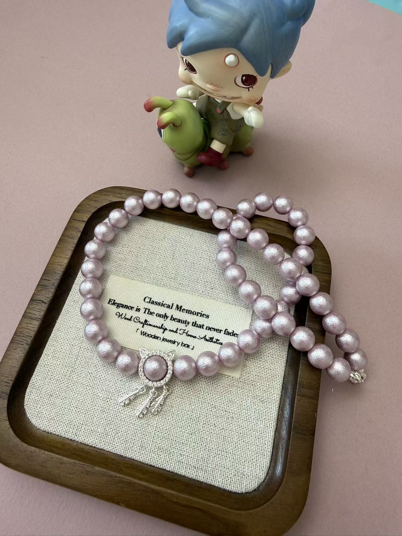 Shimmer Light Pink Imitation Pearl Choker Necklace with Silver Rhinestone Cat Pendant, Cute Kitty Charm Women's Jewelry N88