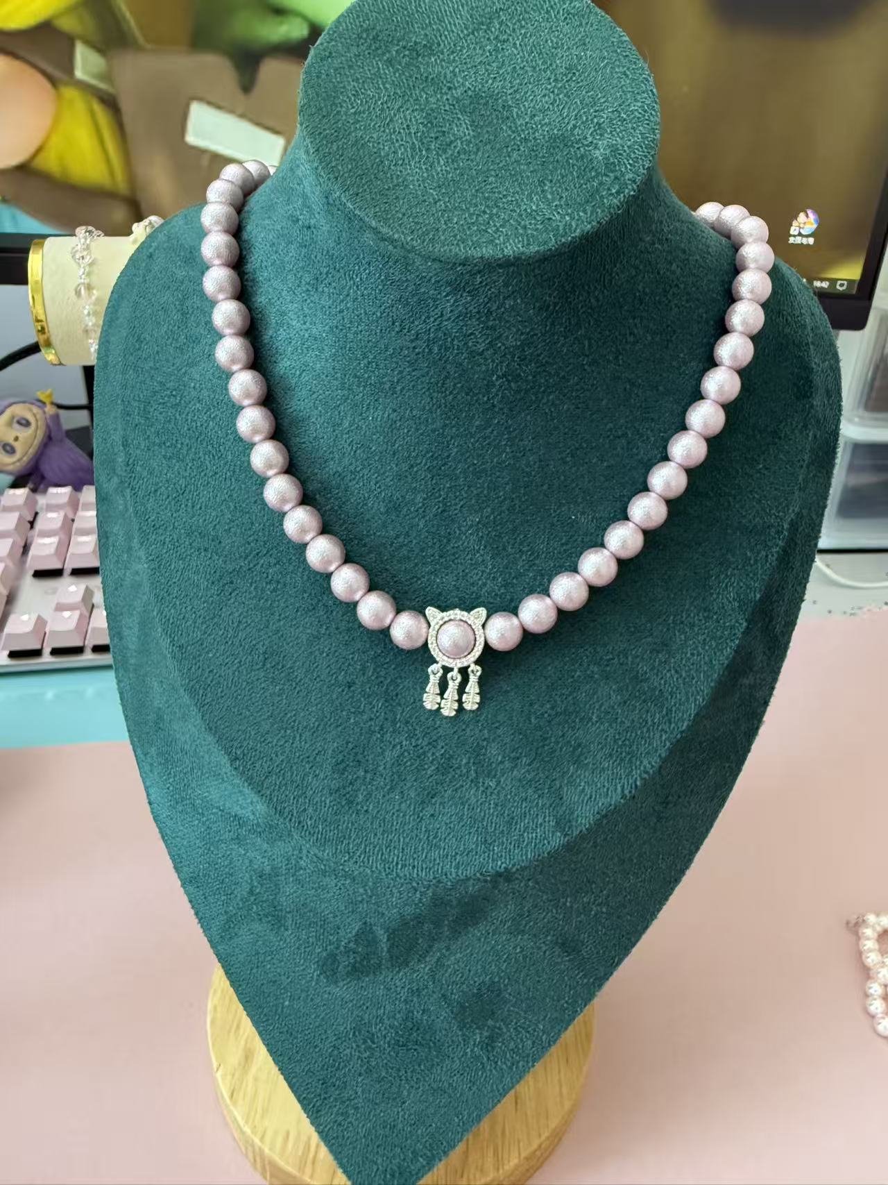 Shimmer Light Pink Imitation Pearl Choker Necklace with Silver Rhinestone Cat Pendant, Cute Kitty Charm Women's Jewelry N88