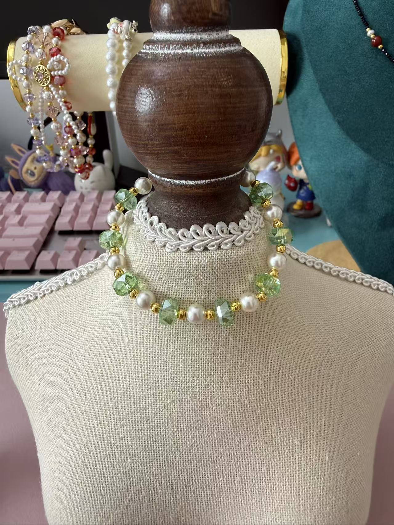 Light Green Cube Crystal & Pearl Beaded Bracelet | Adjustable Gold Plated Bracelet with Heart Charm for Women B342