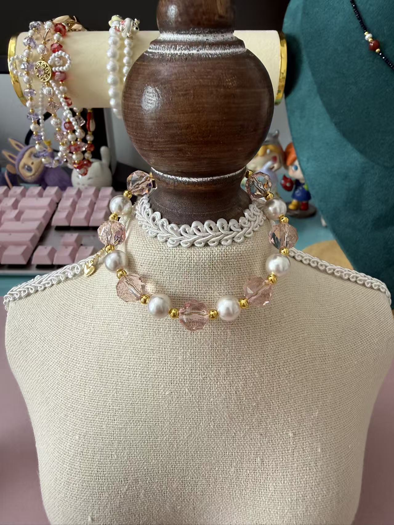 Pink Faceted Crystal & Pearl Beaded Bracelet | Adjustable Gold Plated Women’s Bracelet B328