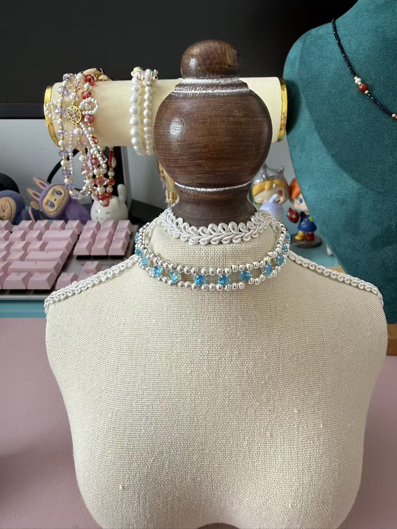 Blue Crystal Lace-Style Choker Necklace | Silver Tone Handmade Short Neck Chain for Women 0001