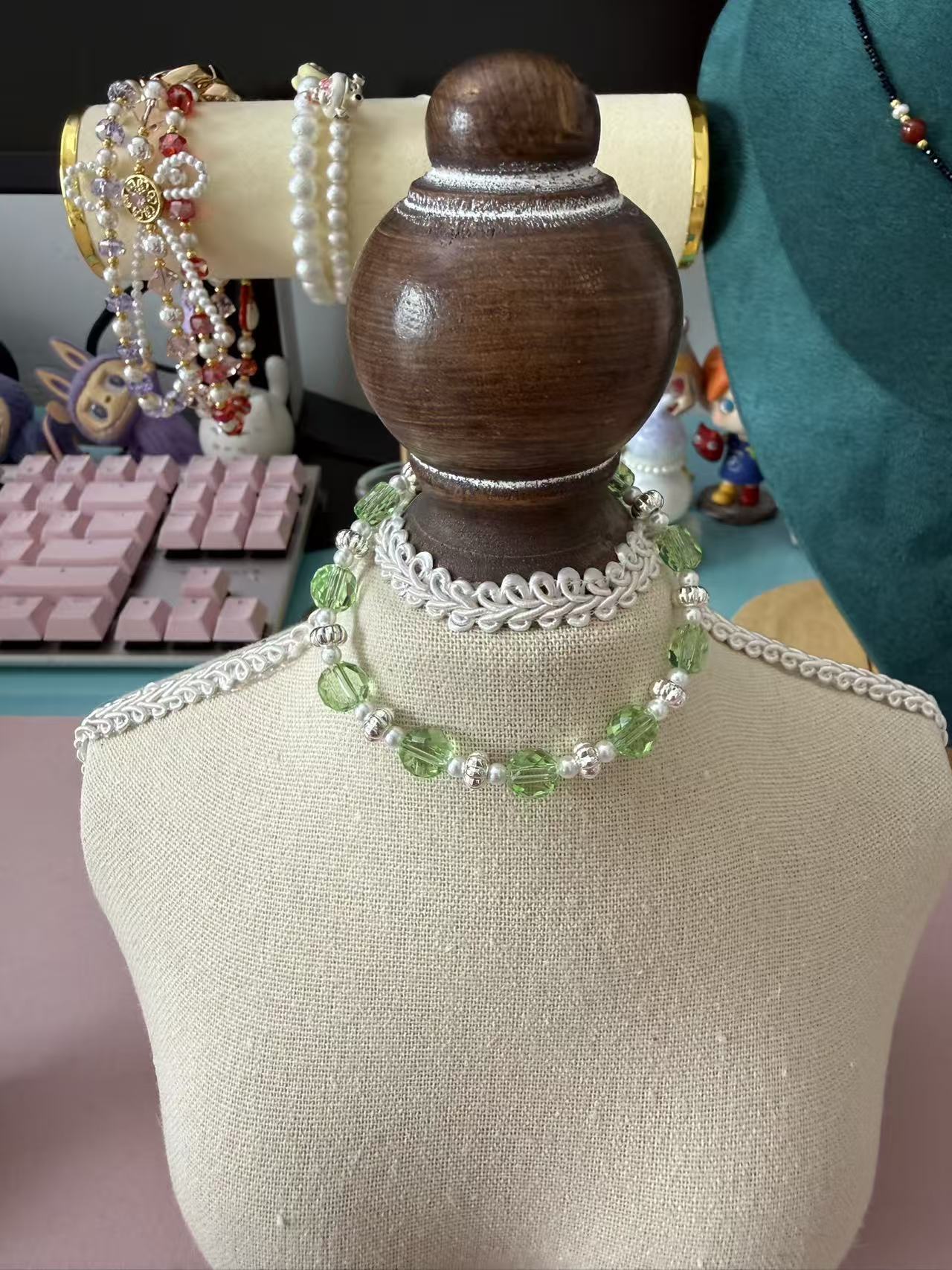Fresh Green Faceted Crystal Choker Necklace | Silver Tone Handmade Short Neck Chain B341