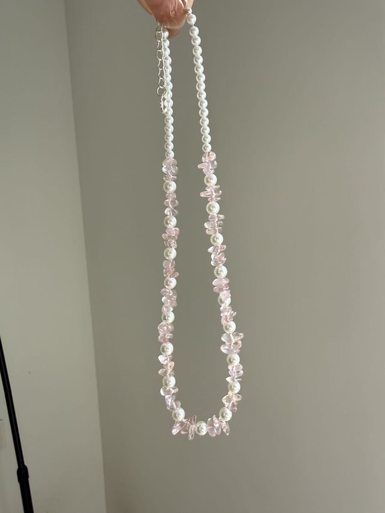 Natural Pink Crystal Chip & Pearl Beaded Necklace | Adjustable Silver Tone Women’s Choker N36