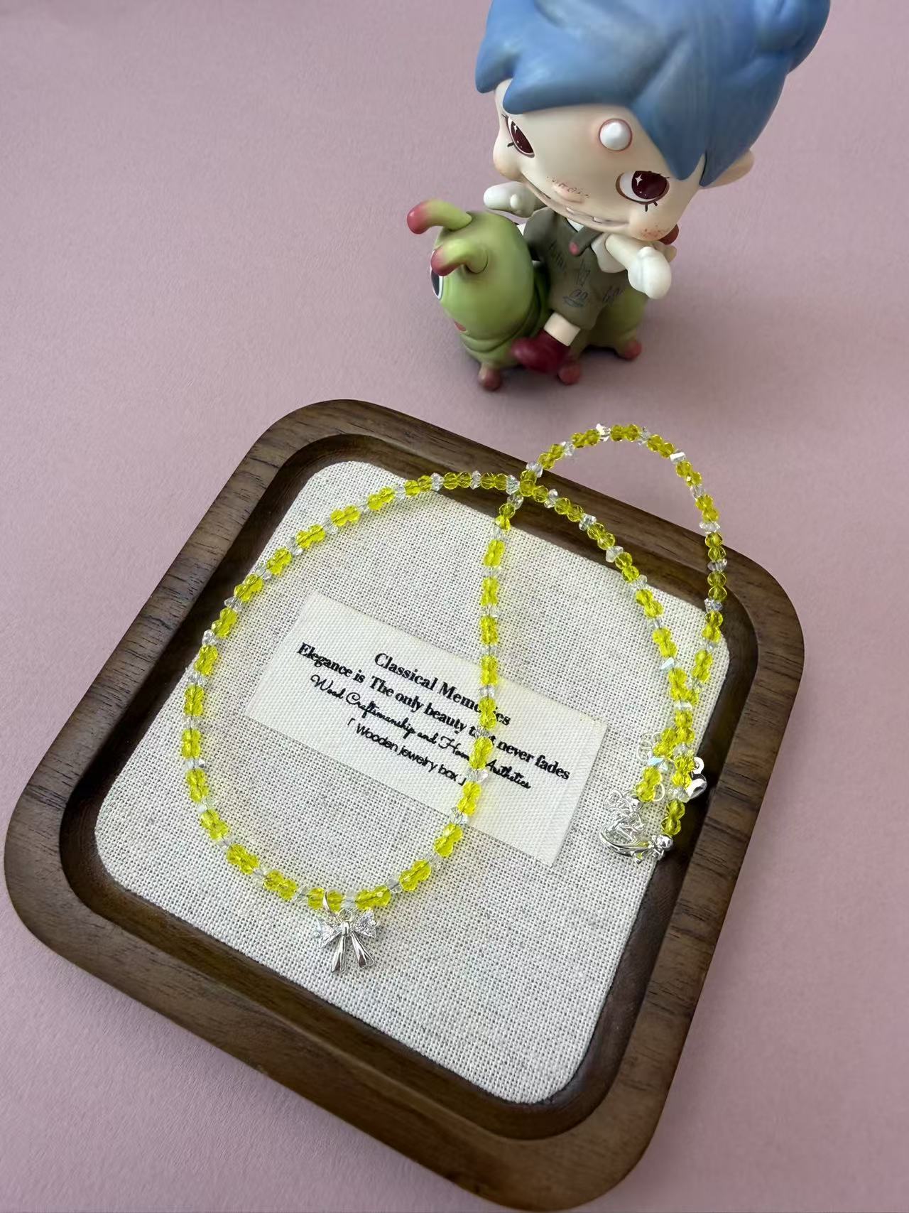 Lime Green Faceted Crystal Beaded Necklace with Silver Bow Charm | Adjustable Choker 内3