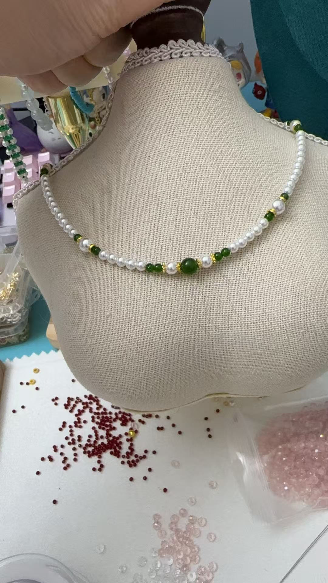 Elegant Pearl Necklace with Green Agate & Gold Accents | Adjustable Choker for Women N42