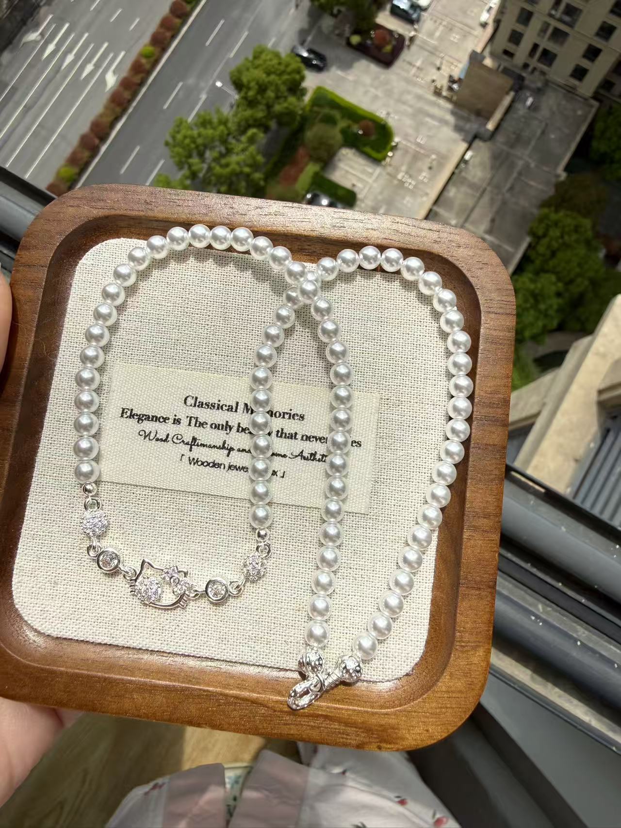Hello Kitty Zircon & Imitation Pearl Necklace | Silver Plated Choker N14