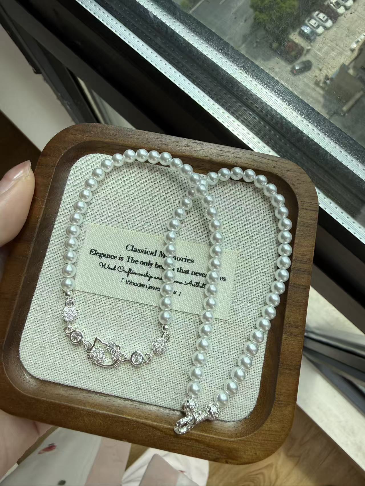 Hello Kitty Zircon & Imitation Pearl Necklace | Silver Plated Choker N14