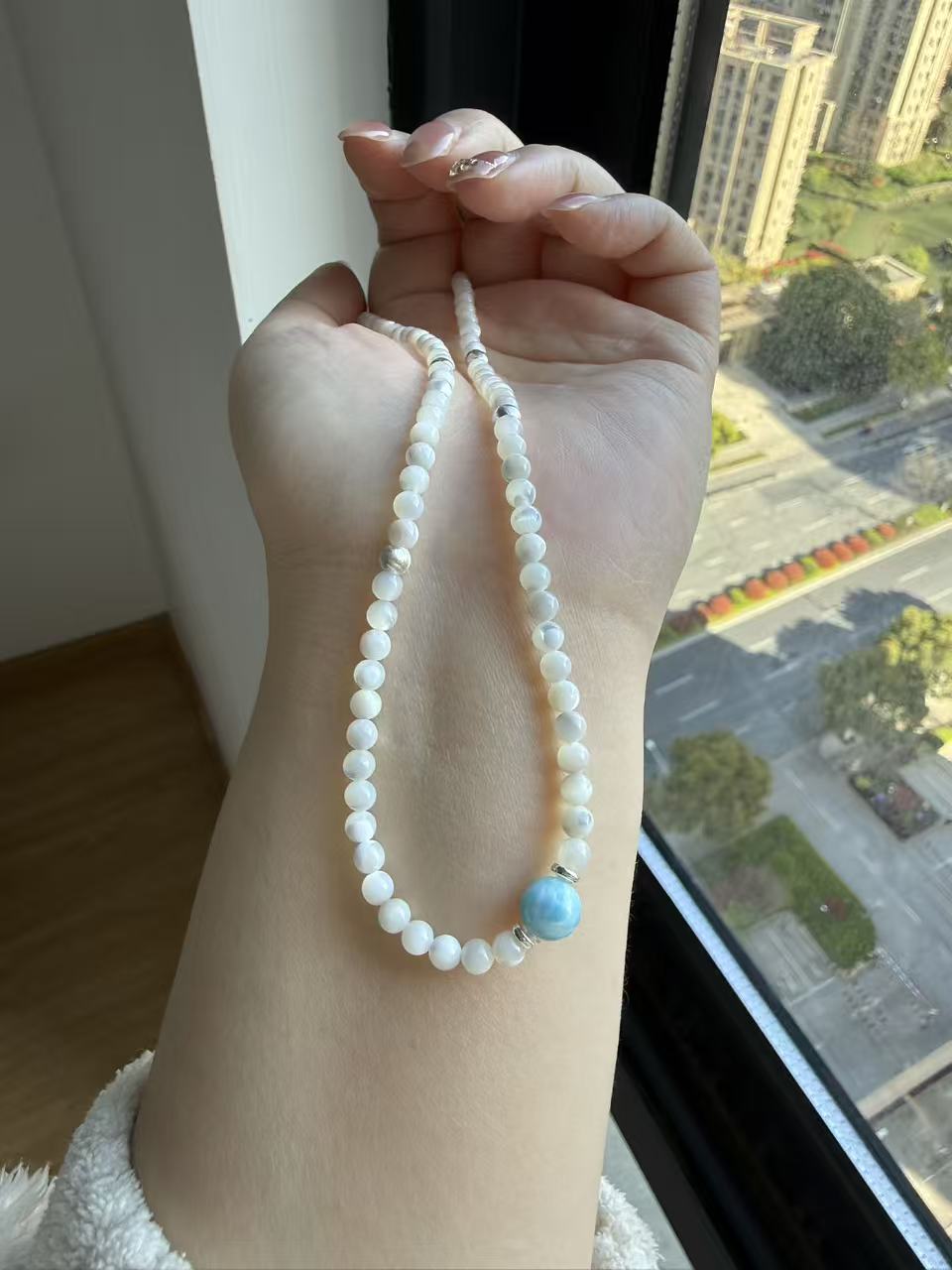 Larimar Center Bead White Shell Beaded Choker Necklace N33