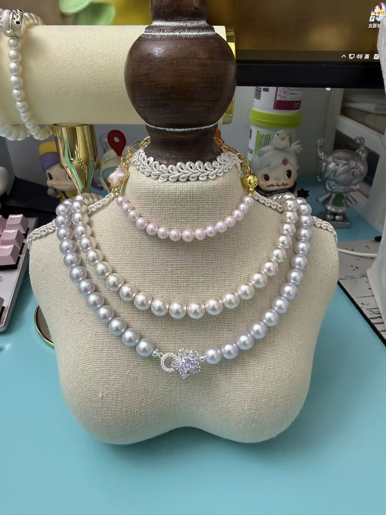 Silver Gray Imitation Pearl Choker Necklace | Adjustable Silver Plated Heart Clasp N51