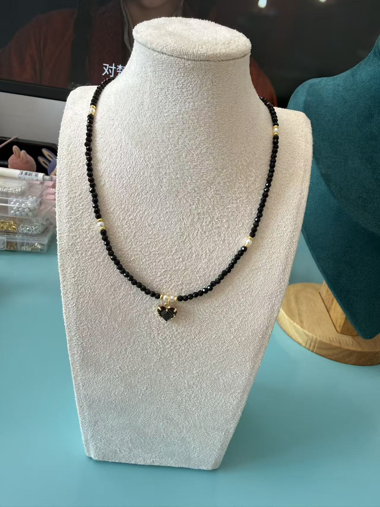Black Spinel Beaded Necklace with Black Heart Charm | Adjustable Gold Plated Choker N49