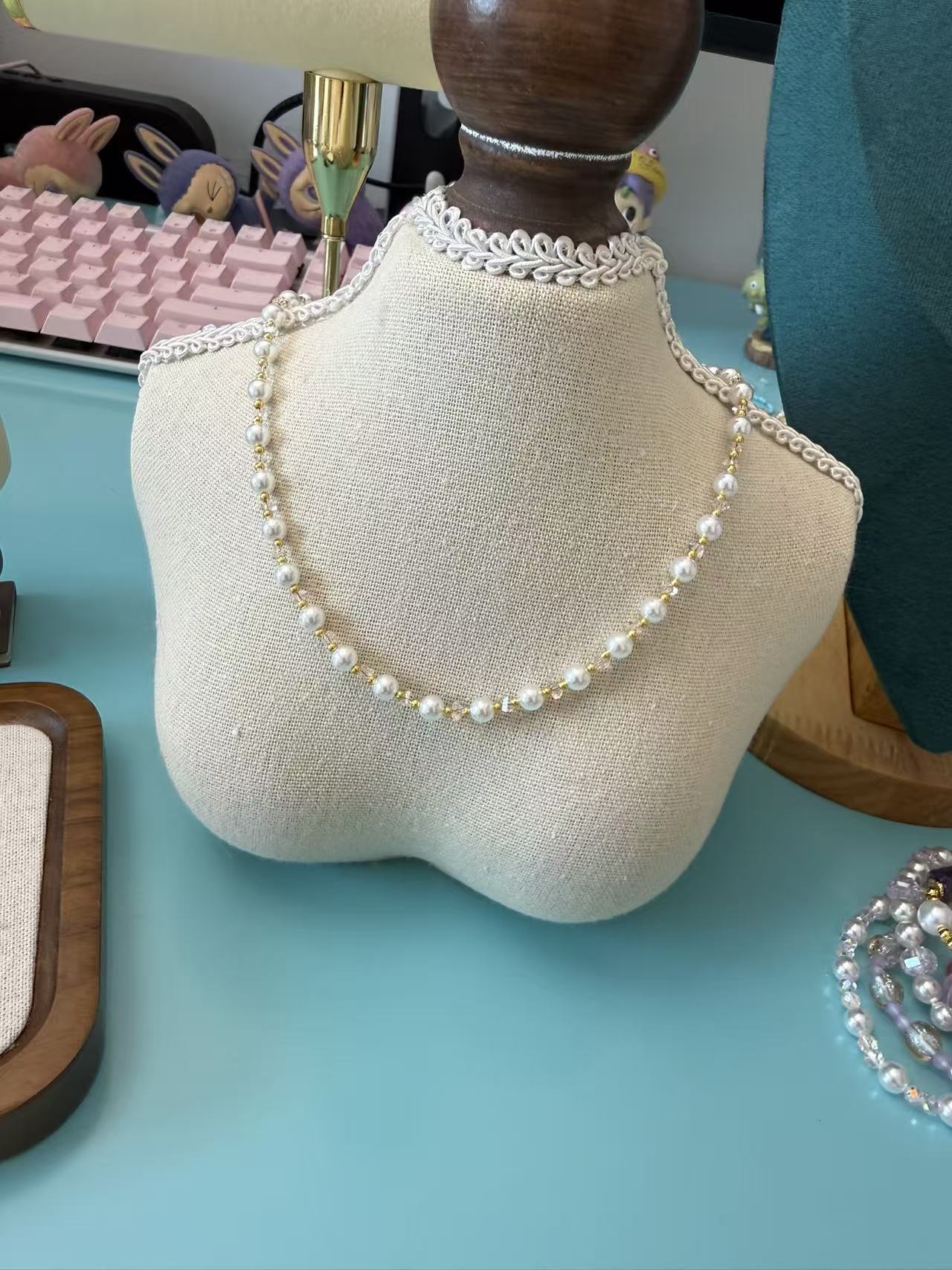 White Pearl Necklace with Pink Faceted Crystal Accents | Gold Plated Choker N34
