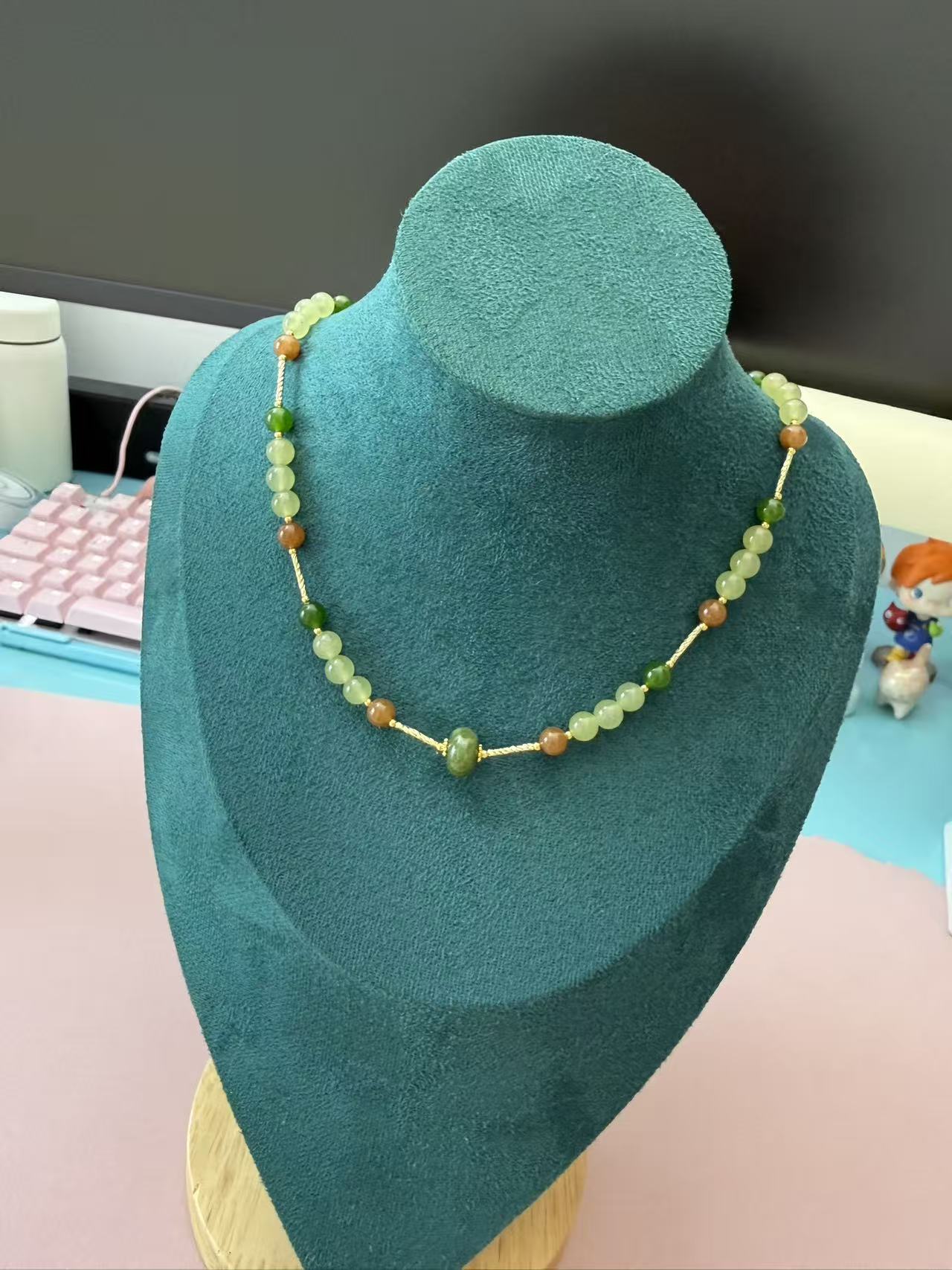 Multi-Tone Green & Brown Jade Beaded Necklace | Gold Accent Choker N75