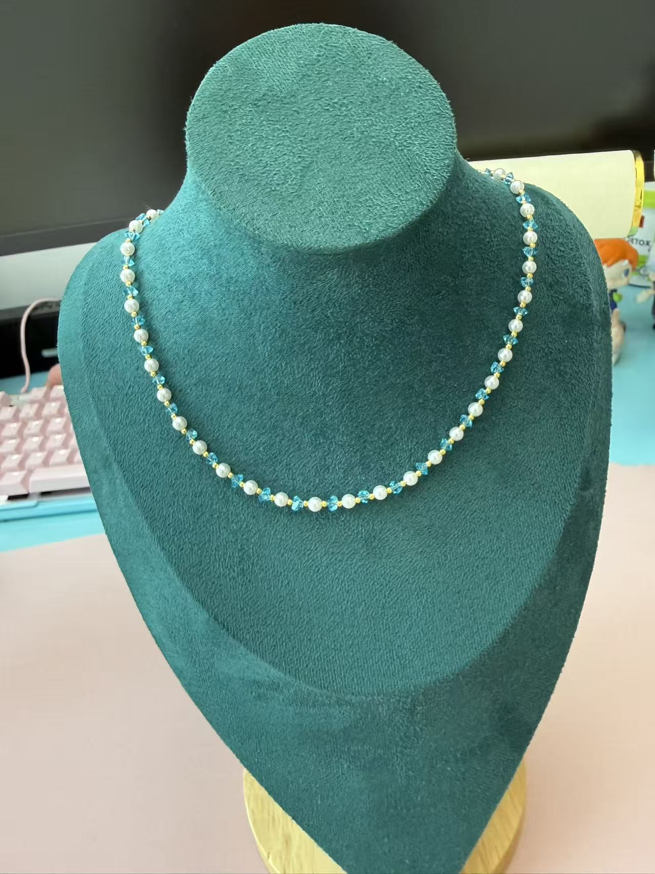 Blue Crystal & Imitation Pearl Beaded Necklace | Gold Plated Adjustable Choker N65