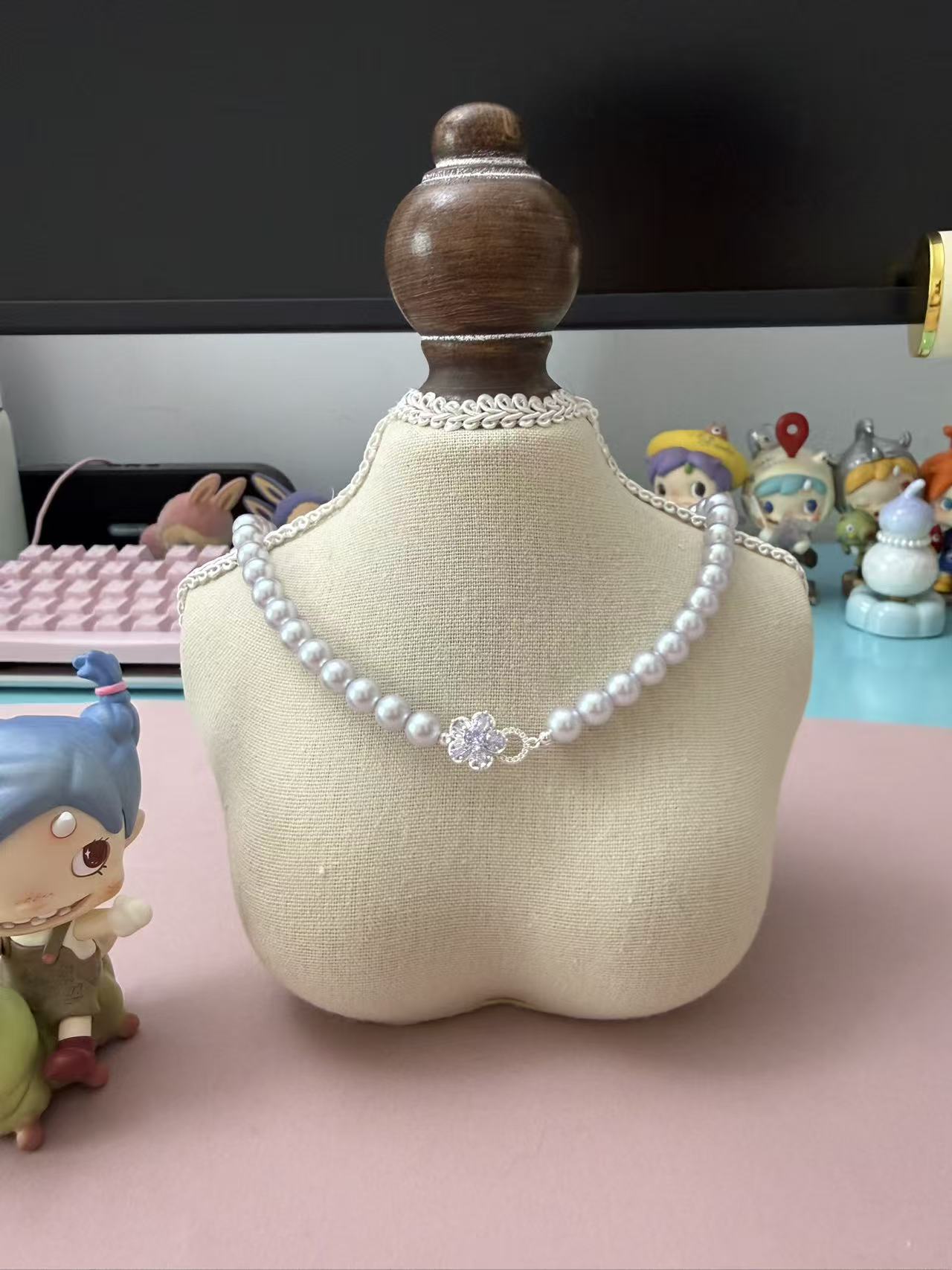 Elegant Faux Pearl Necklace with Zircon Flower Clasp - Customizable Freshwater Pearl Option N94