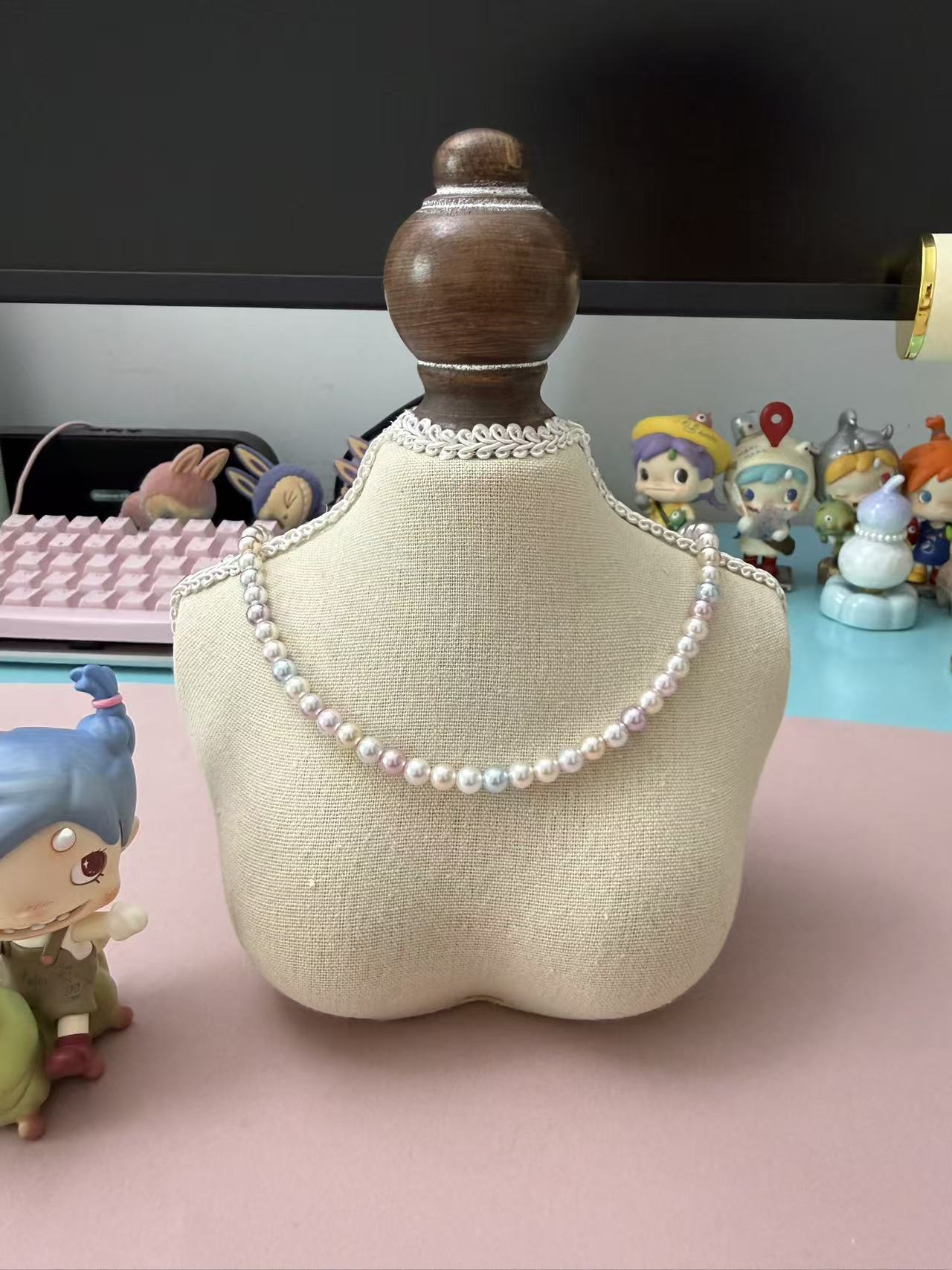 Pastel Multicolor Faux Pearl Necklace - Soft Rainbow Choker for Everyday Wear N95