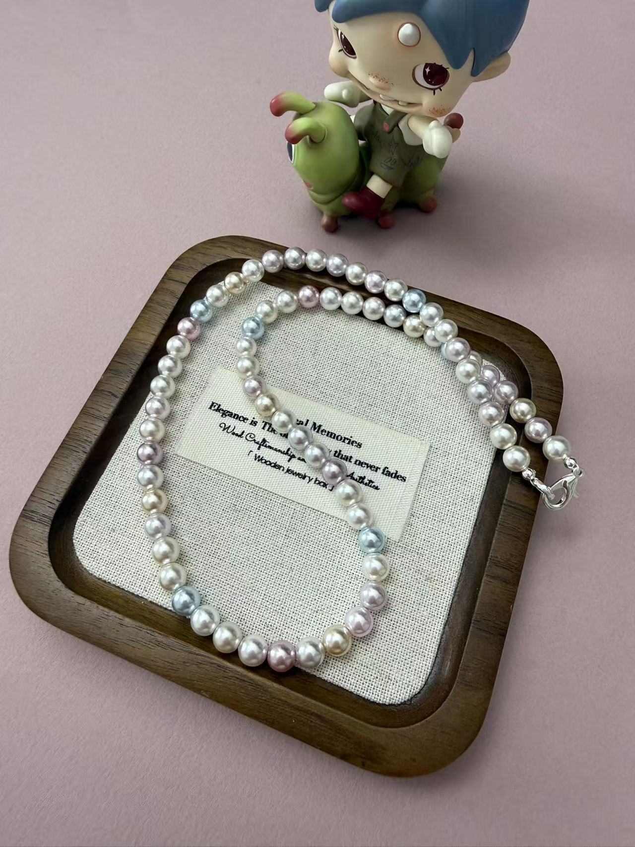Pastel Multicolor Faux Pearl Necklace - Soft Rainbow Choker for Everyday Wear N95