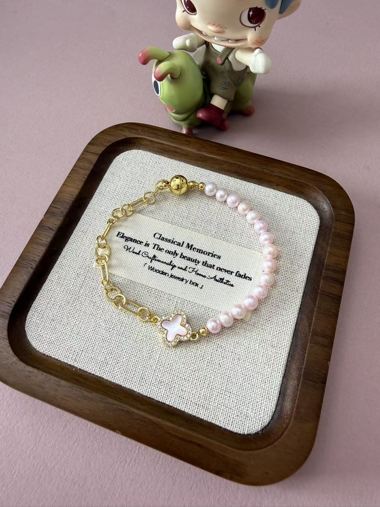 Pink Akoya-Style Natural Pearl Bracelet with Gold Plated Chain & Mother of Pearl Clover Charm, Magnetic Clasp B344