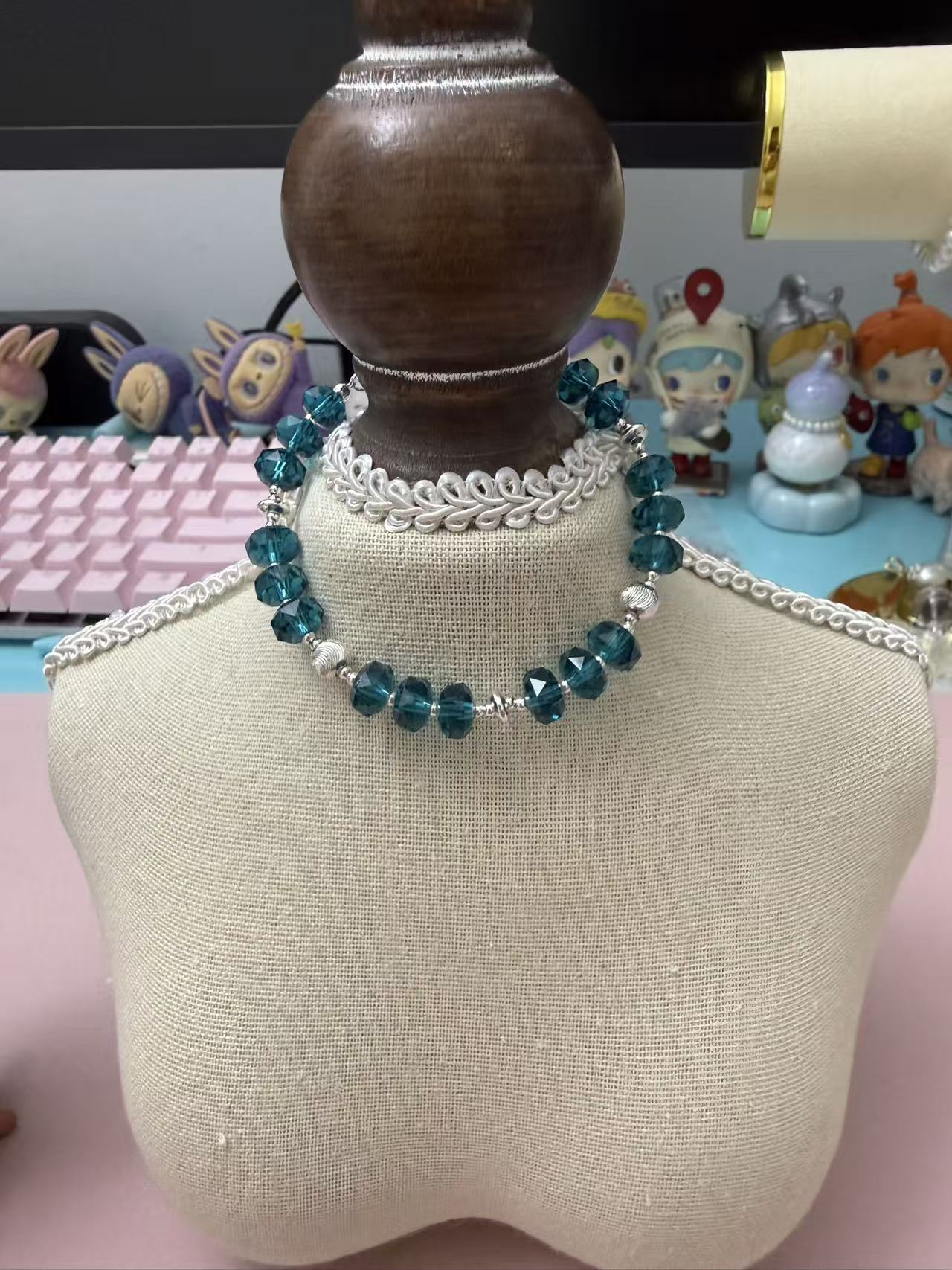 Dark Teal Faceted Crystal Beaded Bracelet | Silver Plated Adjustable Bracelet with Shell Charm for Women B348