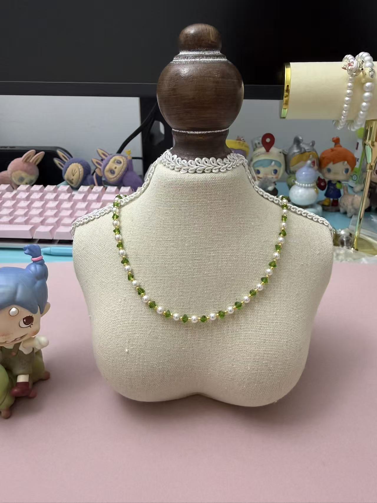 Green Faceted Crystal & Pearl Beaded Necklace | Gold-Tone Adjustable Clavicle Chain for Women N0106