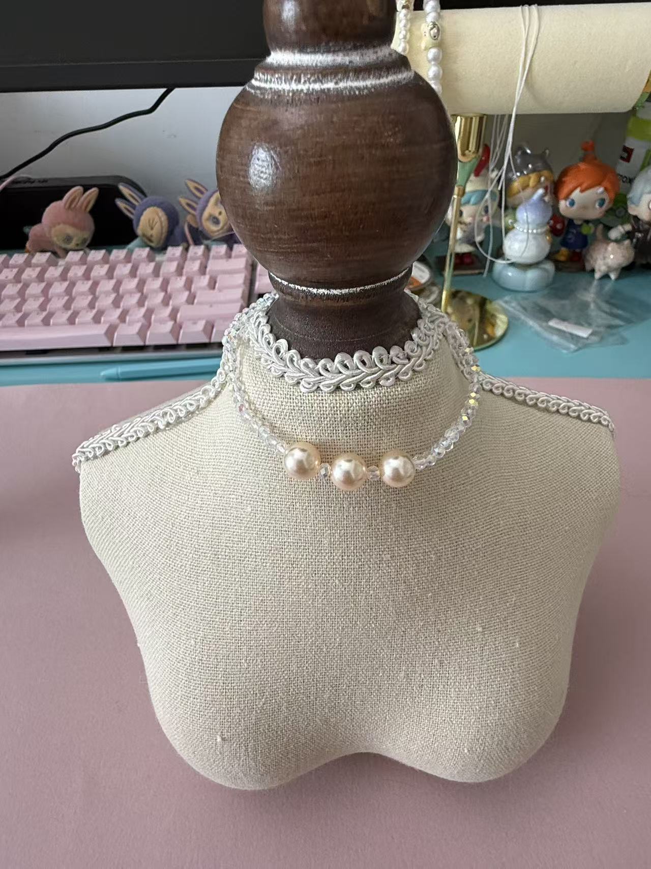 Dainty Crystal & Pearl Beaded Bracelet | Minimalist Elegant Stretch Bracelet for Women B360