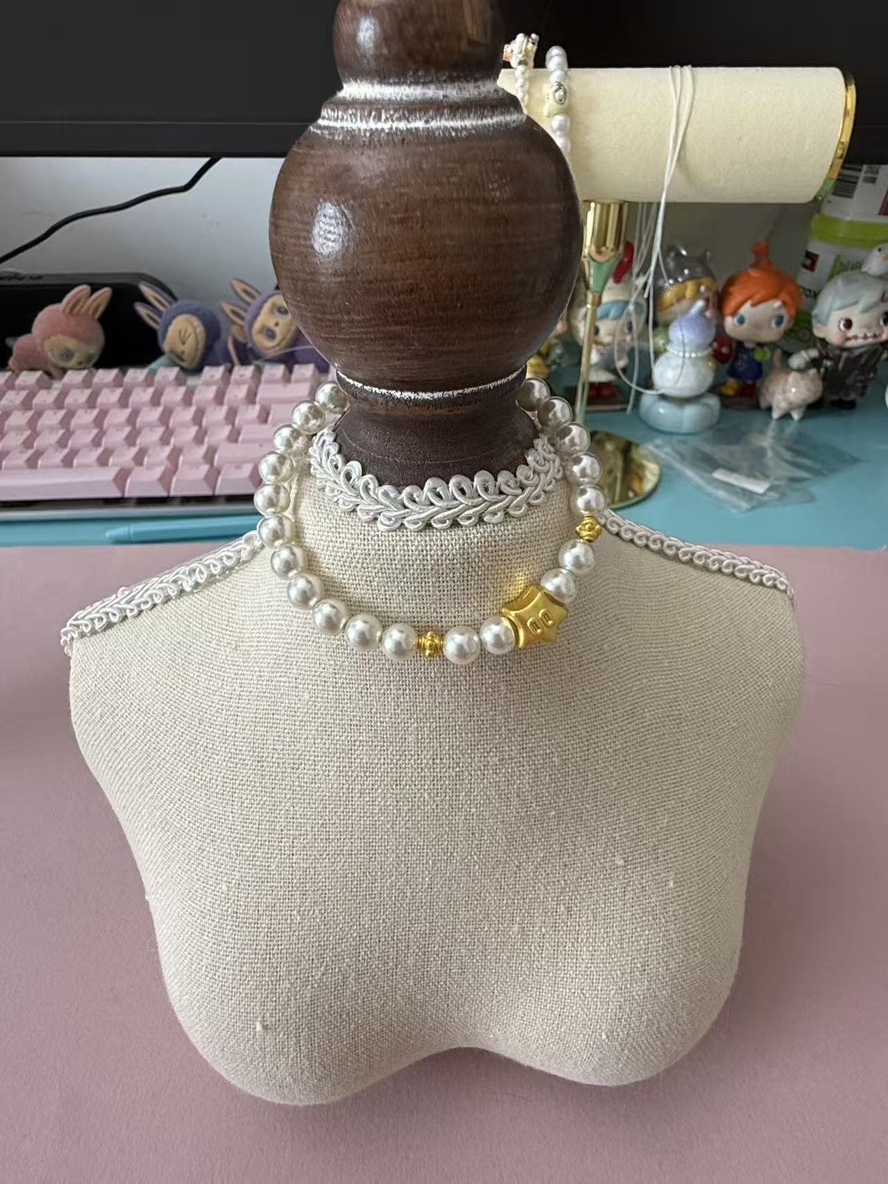 Dainty Faux Pearl Beaded Bracelet with Gold Star Charm for Women B