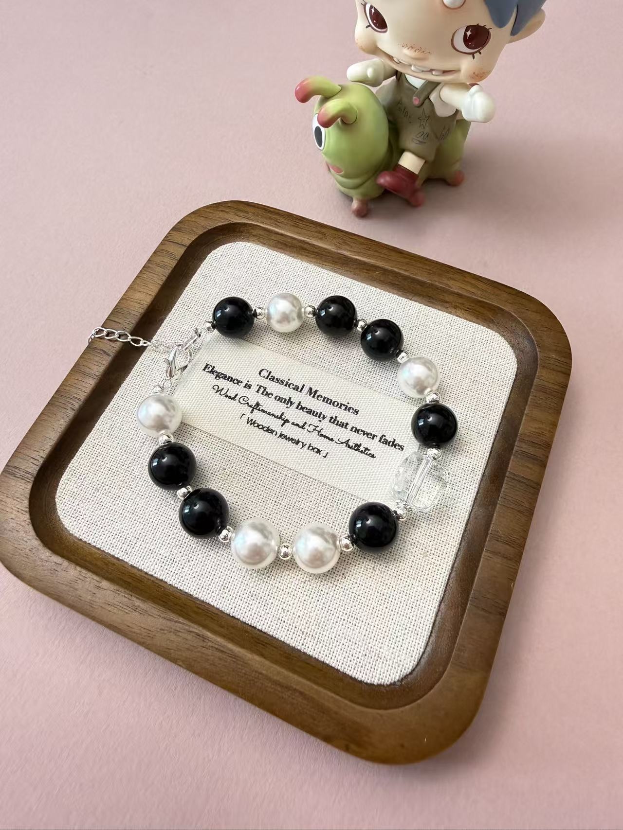 Black and White Pearl & Onyx Beaded Bracelet - Minimalist Silver Adjustable Stackable Jewelry B366