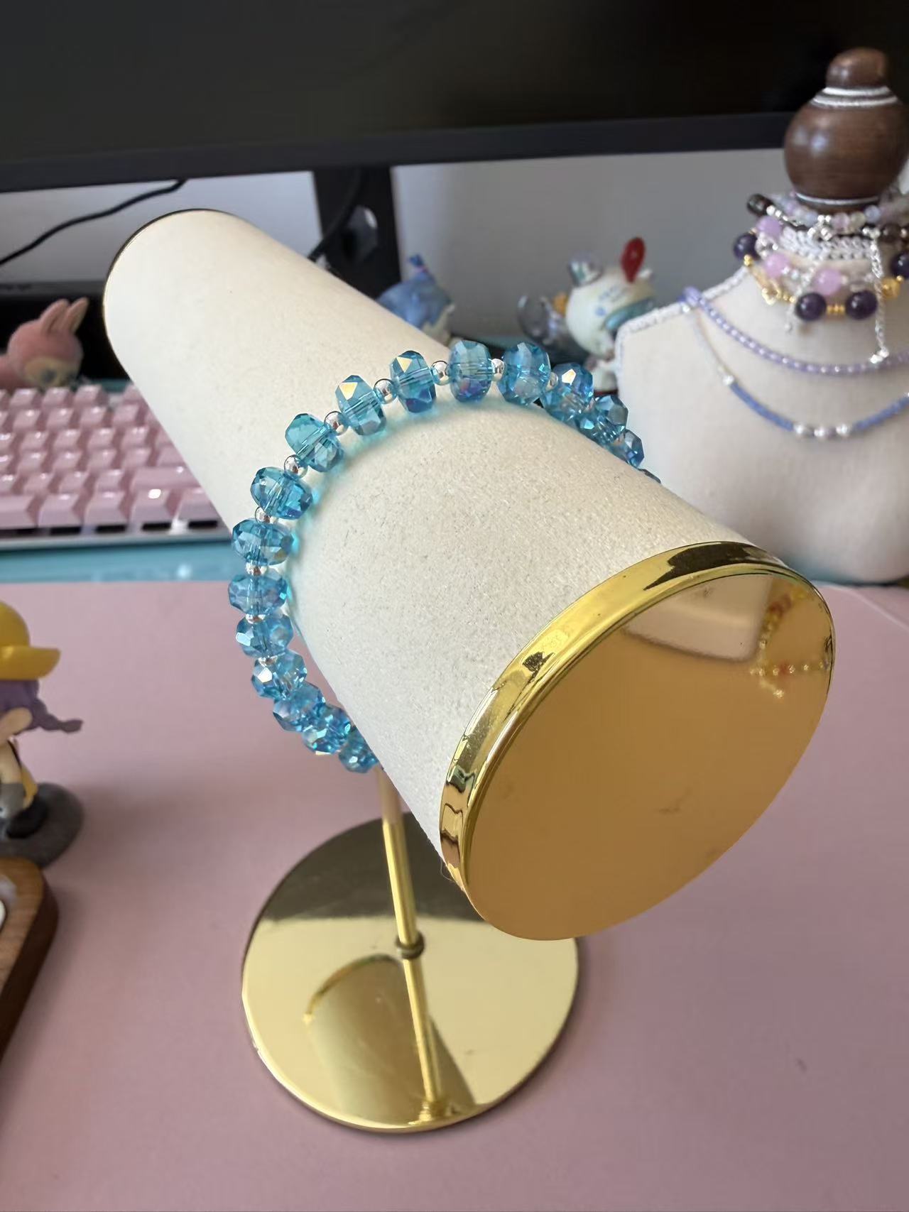 Sparkly Faceted Blue Crystal Beaded Bracelet - Adjustable Ocean Blue Dainty Jewelry for Women B390