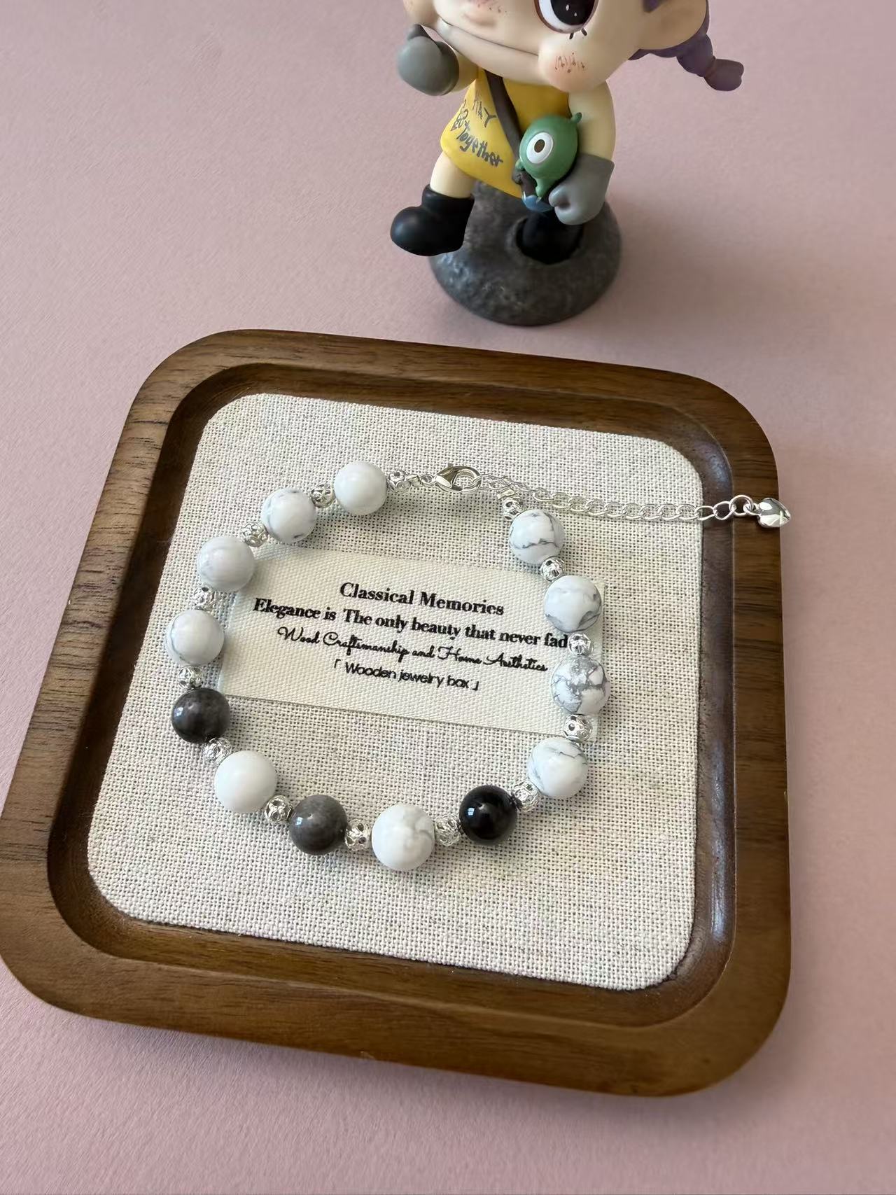 Black & White Natural Stone Beaded Bracelet with Howlite & Obsidian - Minimalist Adjustable Unisex Jewelry B384