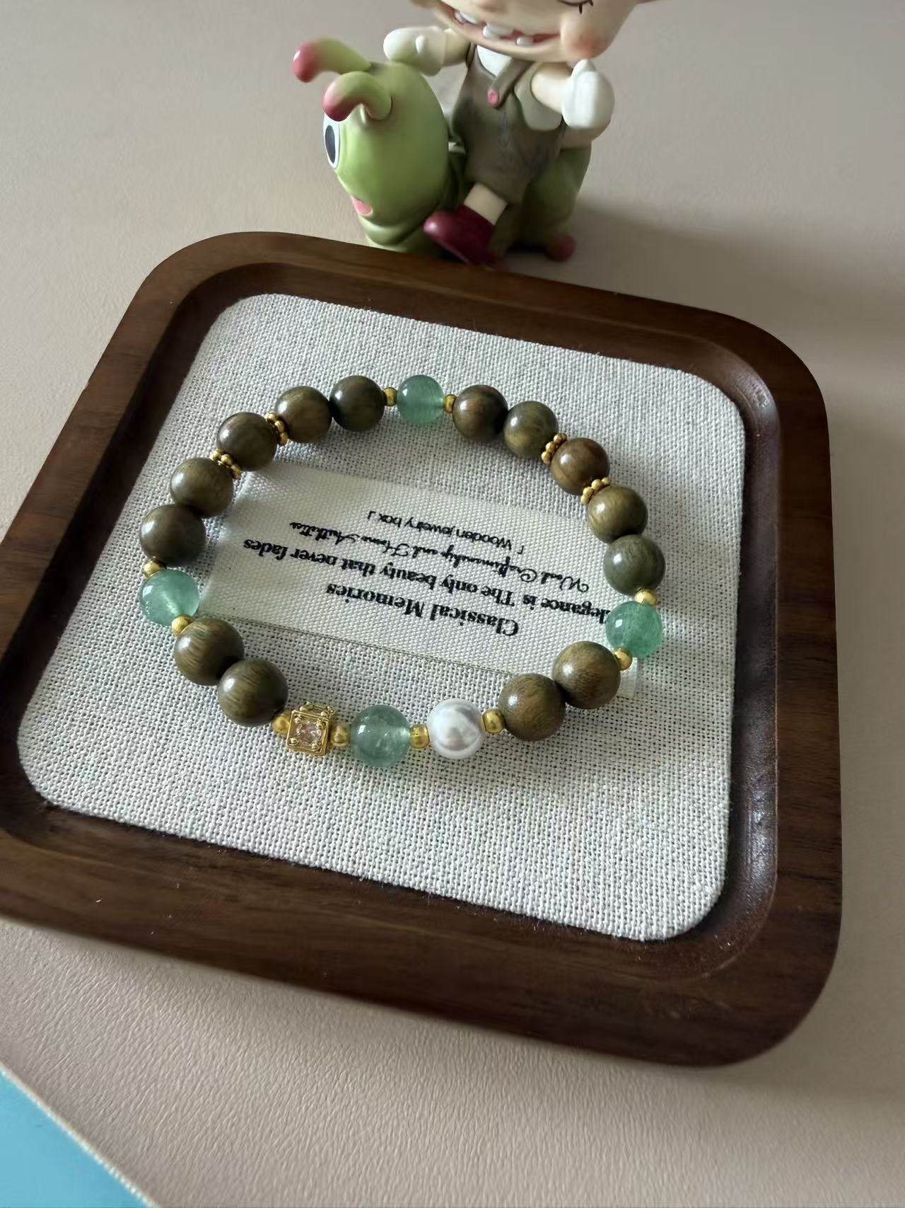 Natural Green Sandalwood Bracelet with Green Strawberry Quartz & Pearl B30