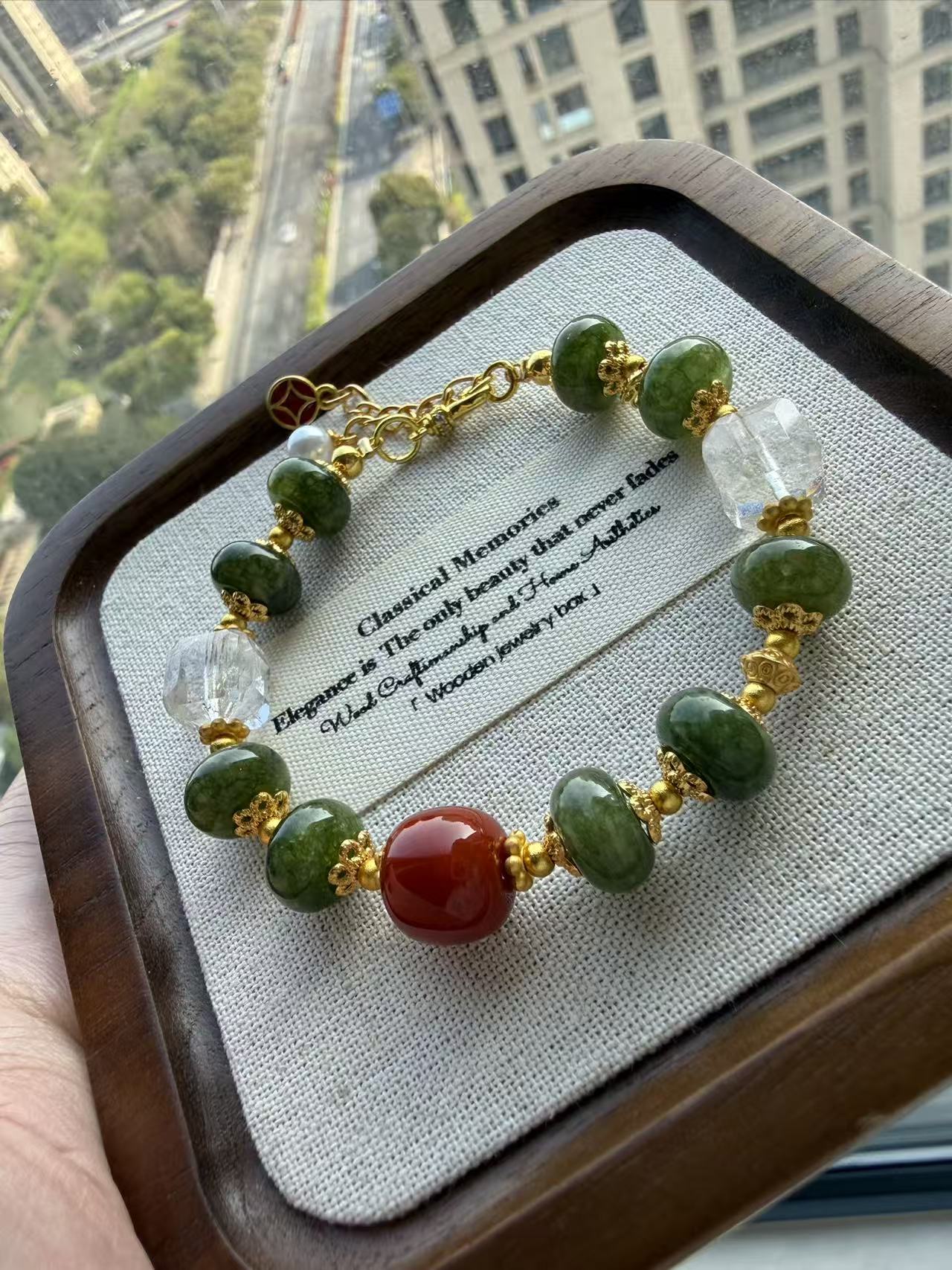 Chinese Style Green Jade & Nanhong Agate Bracelet with Gold Accents & Clear Quartz - Elegant Traditional Jewelry for Women B85
