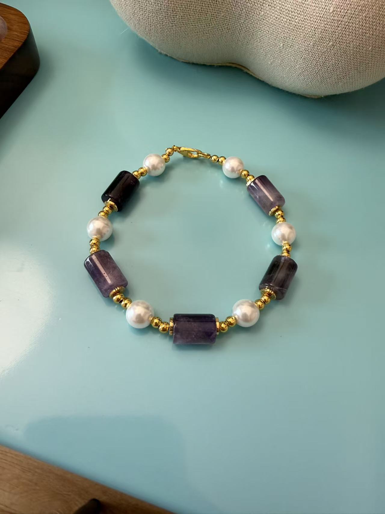 Amethyst Cylinder & Pearl Beaded Bracelet - Elegant Gold Accent Jewelry for Women B146