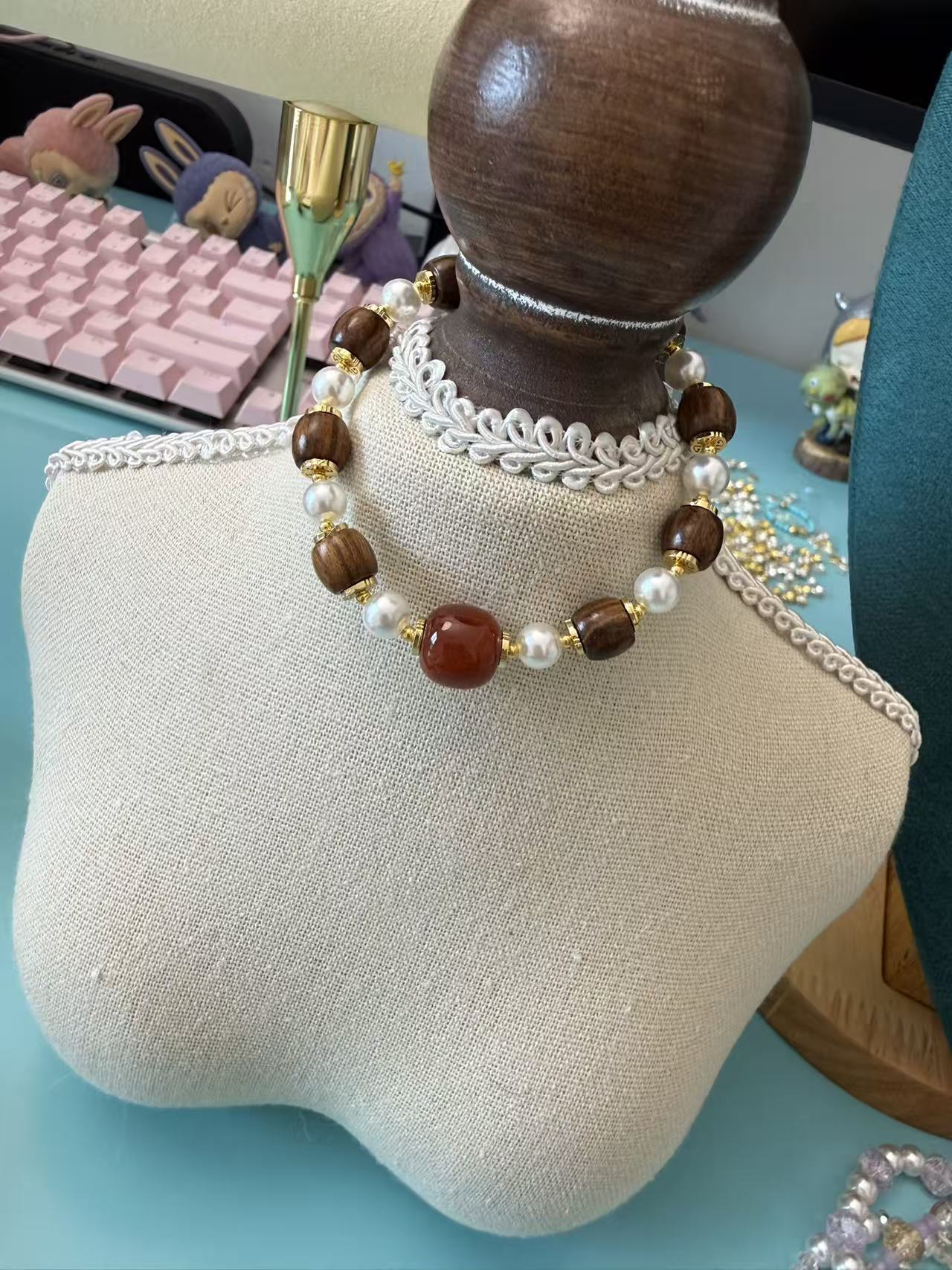 New Chinese Style Red Agate, Wood & Pearl Beaded Bracelet - Elegant Stackable Jewelry B05