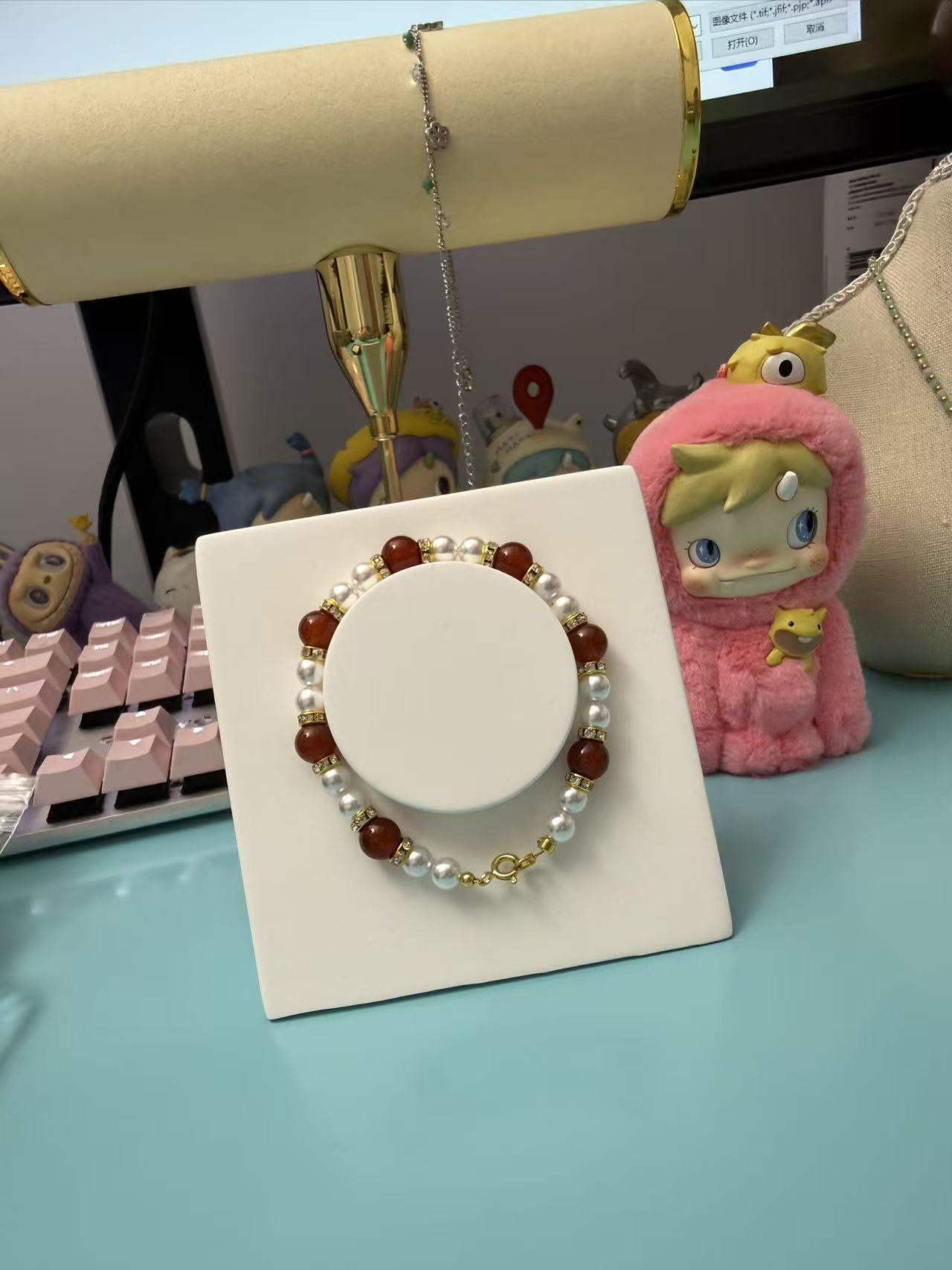 Red Agate & Pearl Beaded Bracelet - Vintage Chinese Style Dainty Jewelry for Women B71