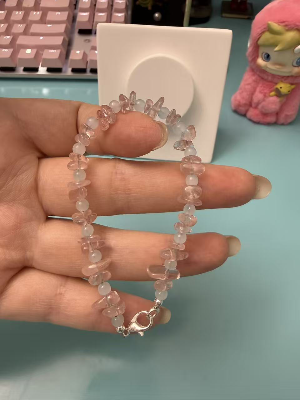 Natural Rose Quartz Chip Bracelet - Healing Love Crystal Adjustable Silver Clasp Beaded Bracelet for Women B02